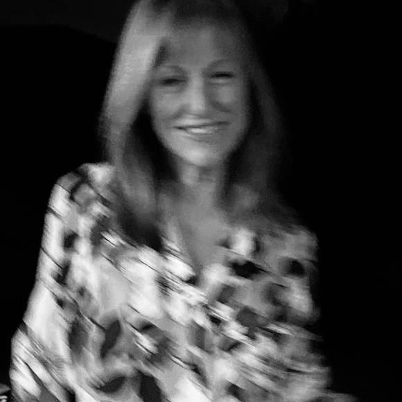 Meet your Posher, Tracy - Picture 1 of 1